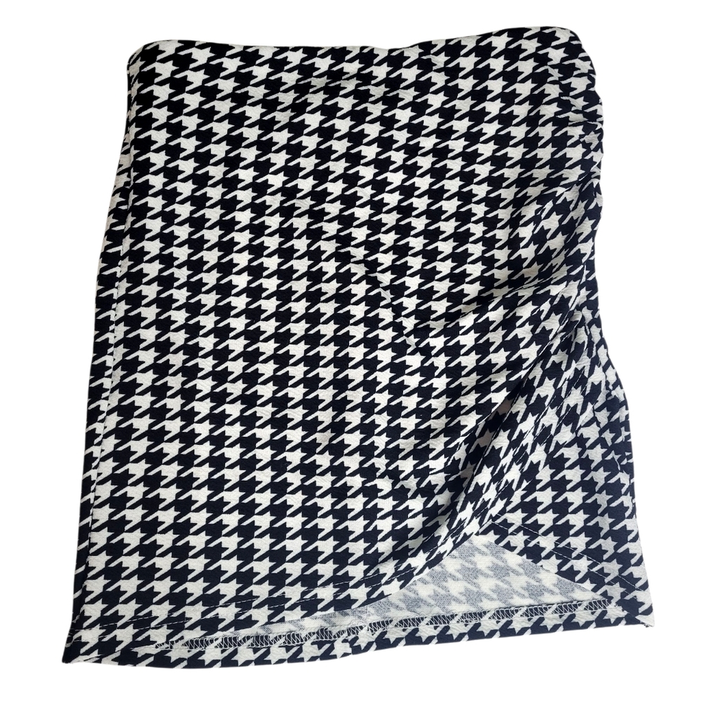 Shein Houndstooth Mini Skirt XS Black White Short Plaid Zip Up Ruched Side